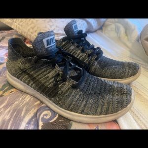 Mens Nike Free Run Flyknit sz 11